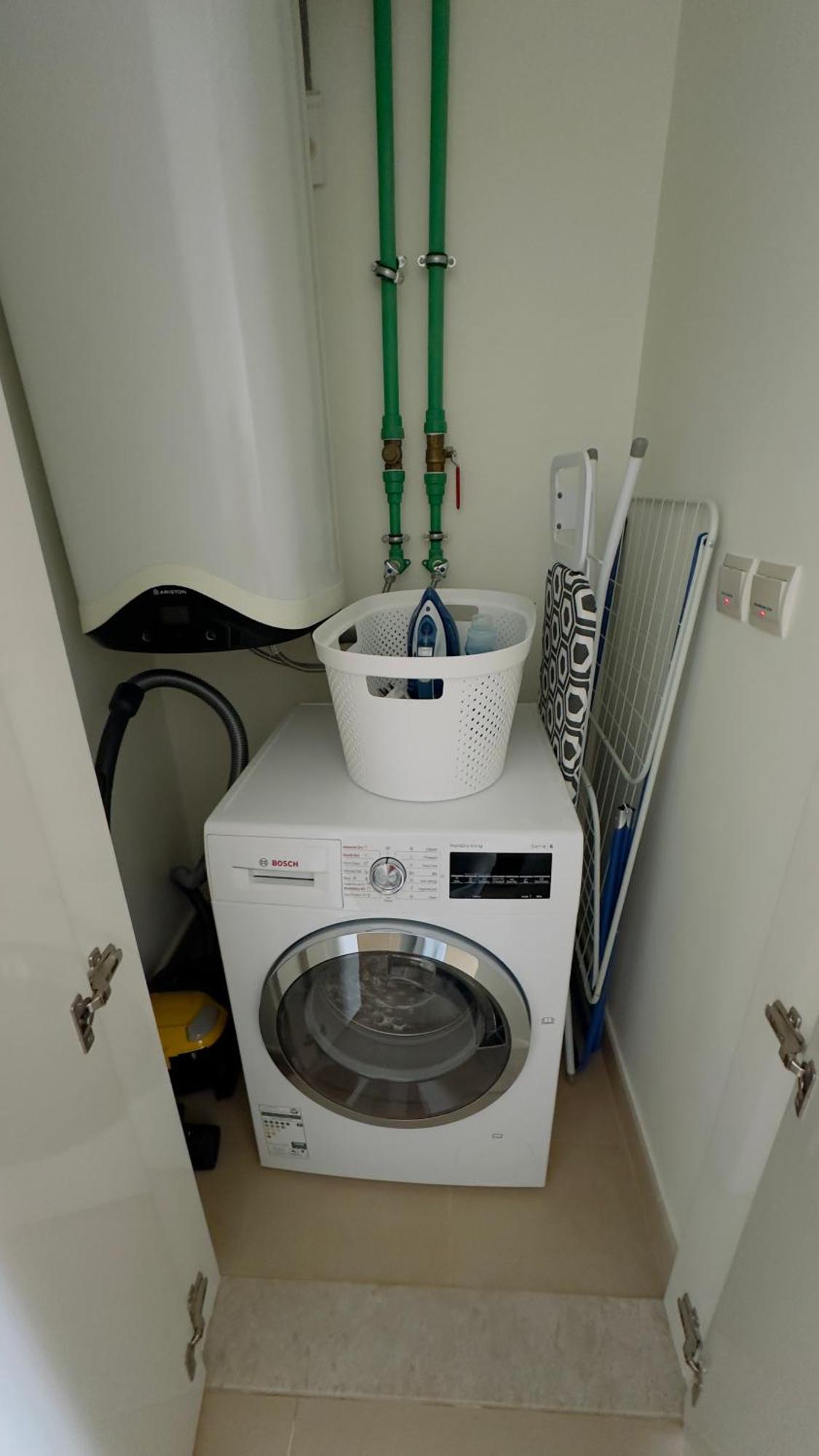 Mall Direct Connection - Burj Vista Apartment Dubai