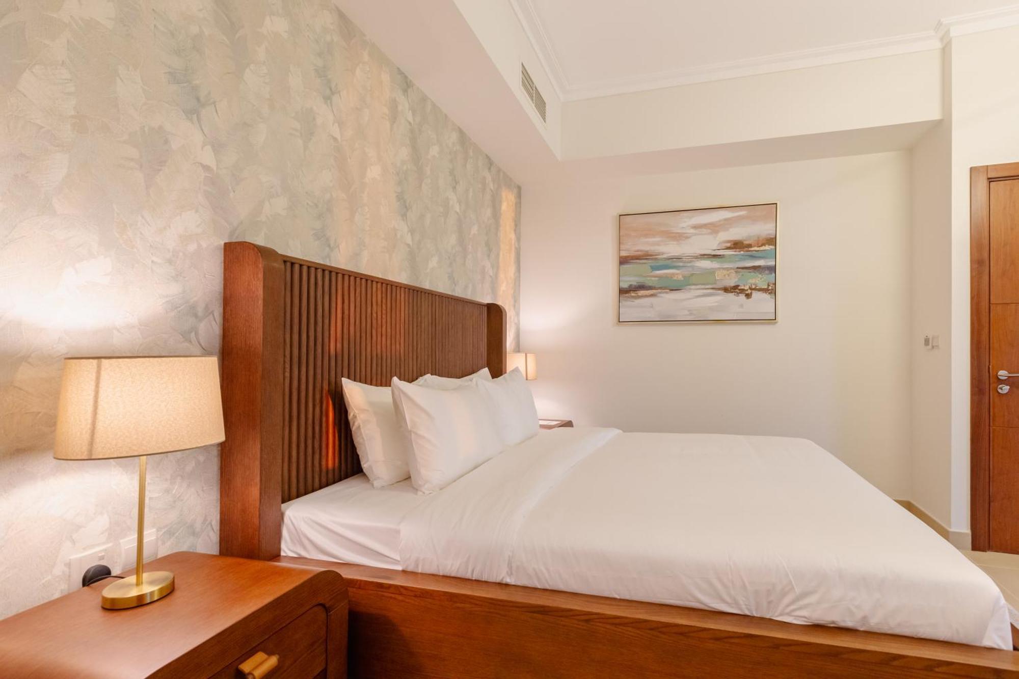 Mall Direct Connection - Burj Vista Apartment