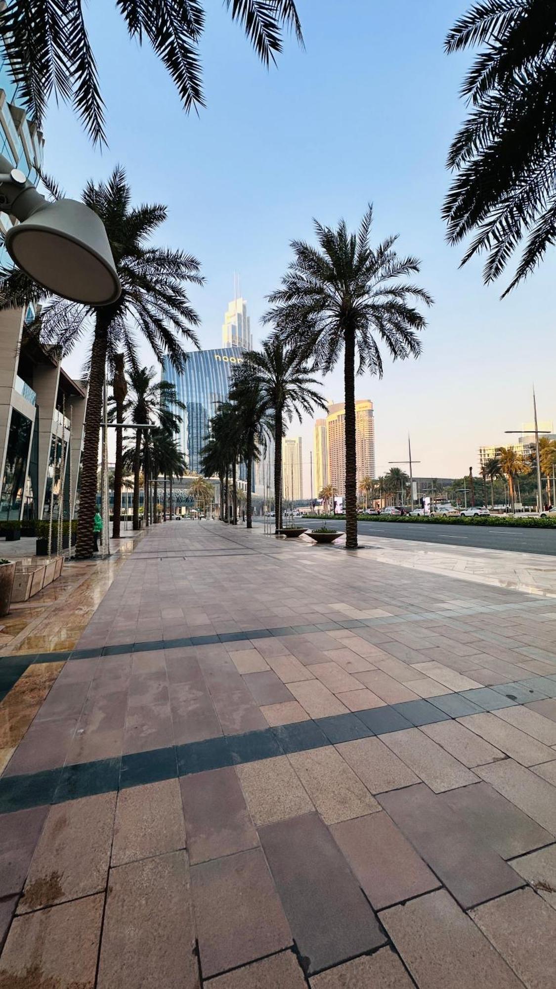 Mall Direct Connection - Burj Vista * Dubai