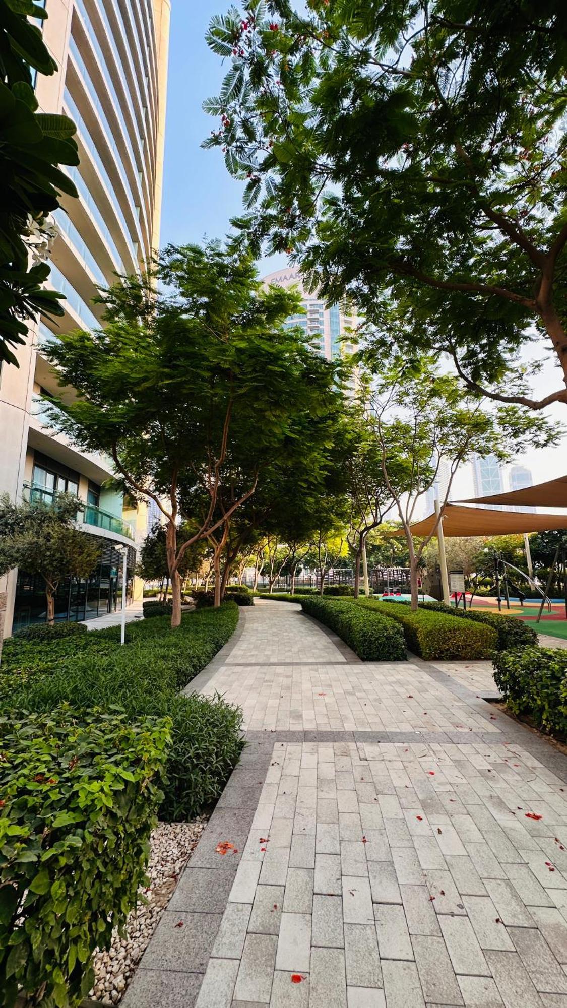 Mall Direct Connection - Burj Vista Apartment *