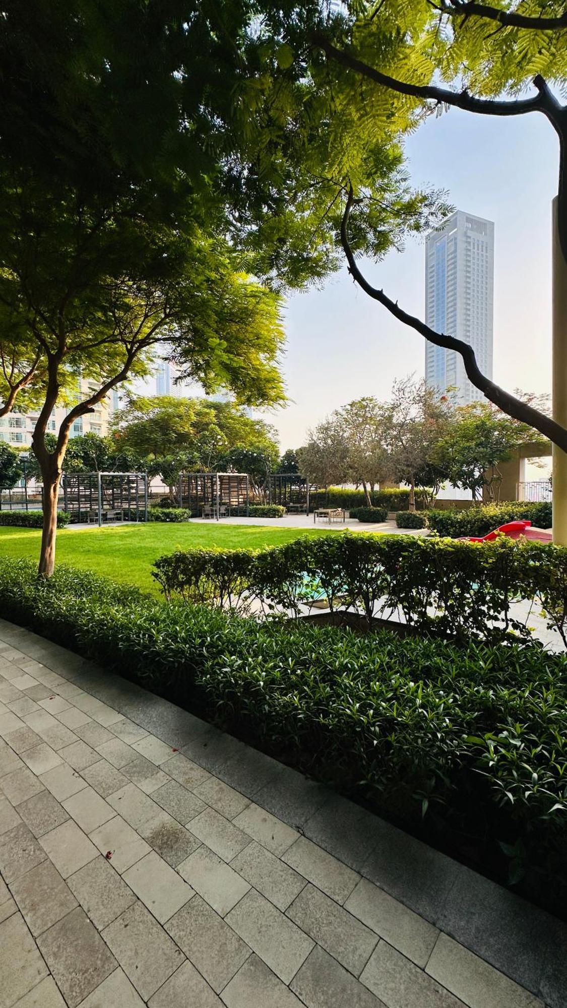 Apartment Mall Direct Connection - Burj Vista *