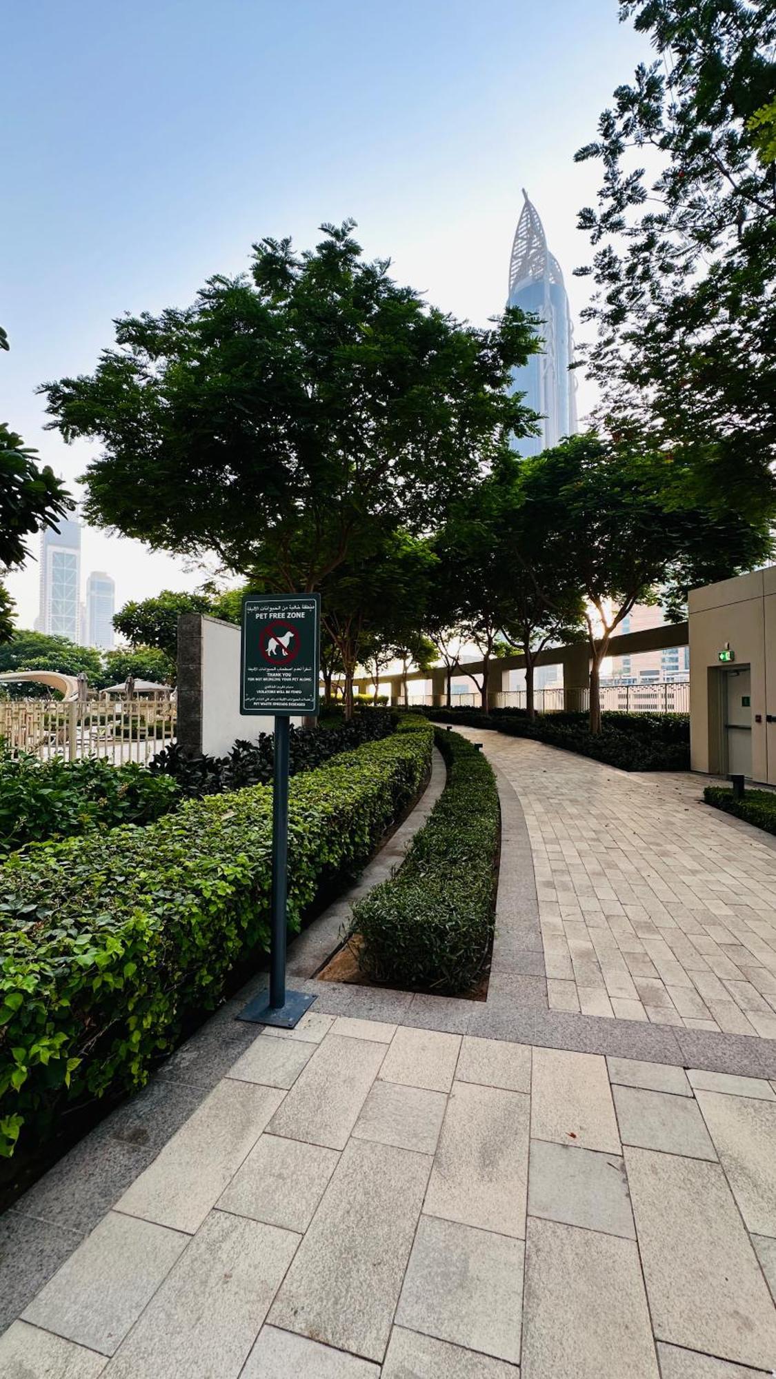 Mall Direct Connection - Burj Vista Apartment Dubai