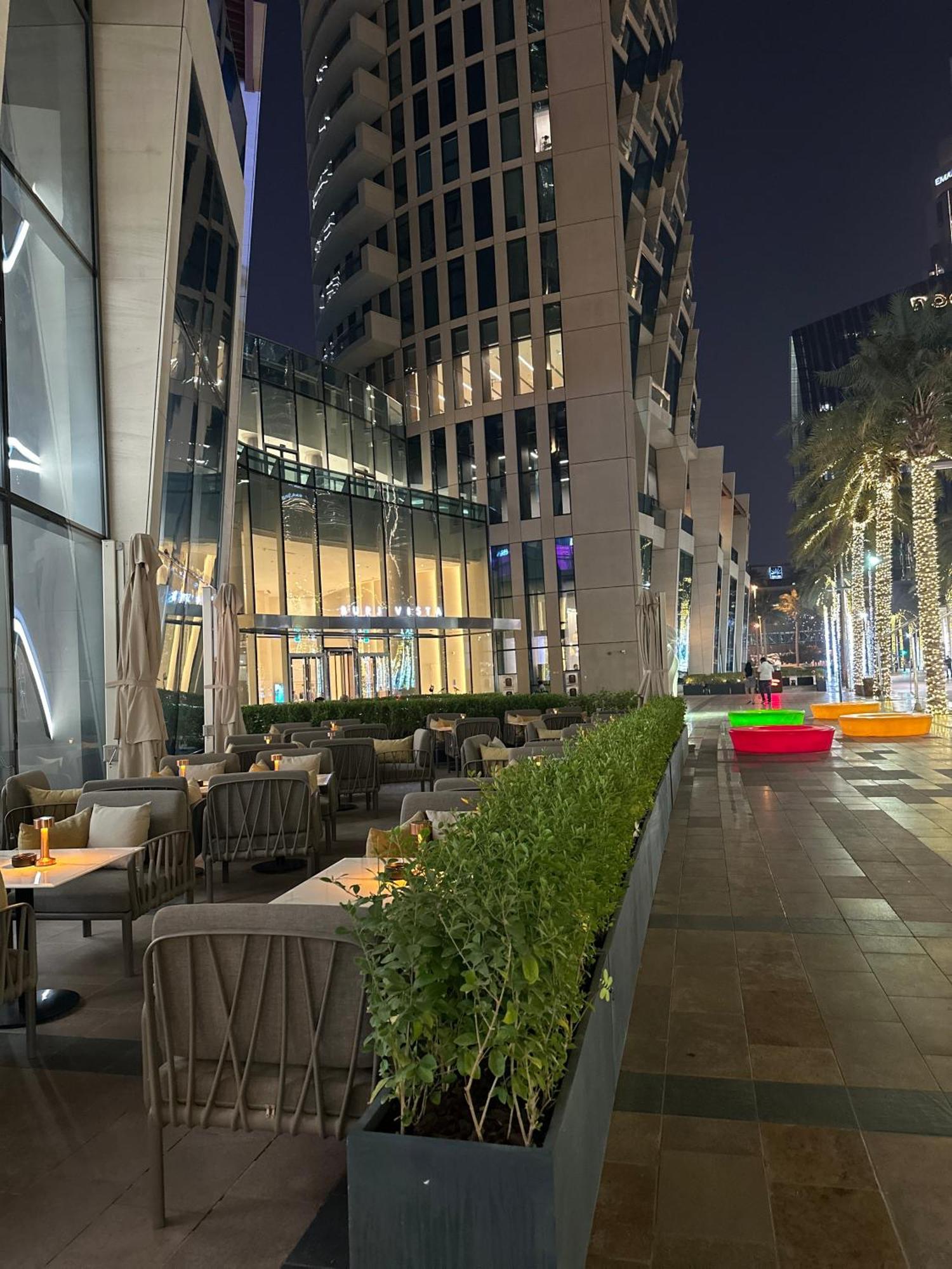 Mall Direct Connection - Burj Vista Apartment