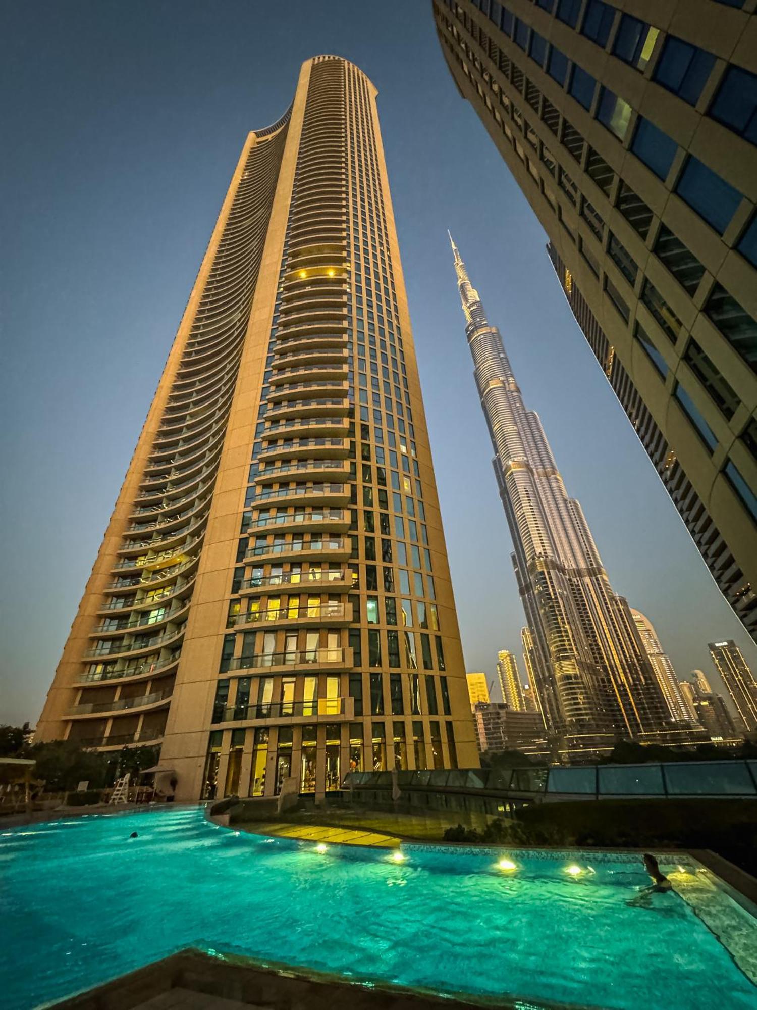 Mall Direct Connection - Burj Vista Apartment *